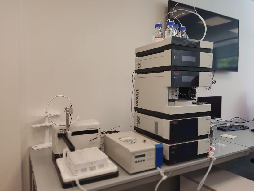 Teaching ecophysiology laboratory with HPLCPDA and HPLCRID HT005